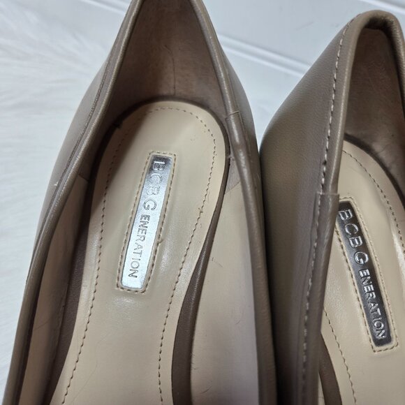 BCBGeneration Women's Beige TEGAN Wedge Pump Shoes Size 8.5 BCBG Slip-On Comfort - Picture 8 of 9
